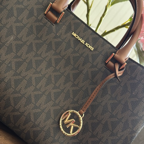 MK Savannah Large Signature Logo Satchel - Picture 5 of 7